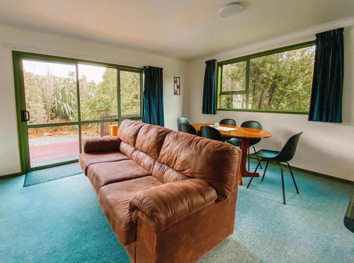 The Whistling Frog Resort Chaslands Exterior foto