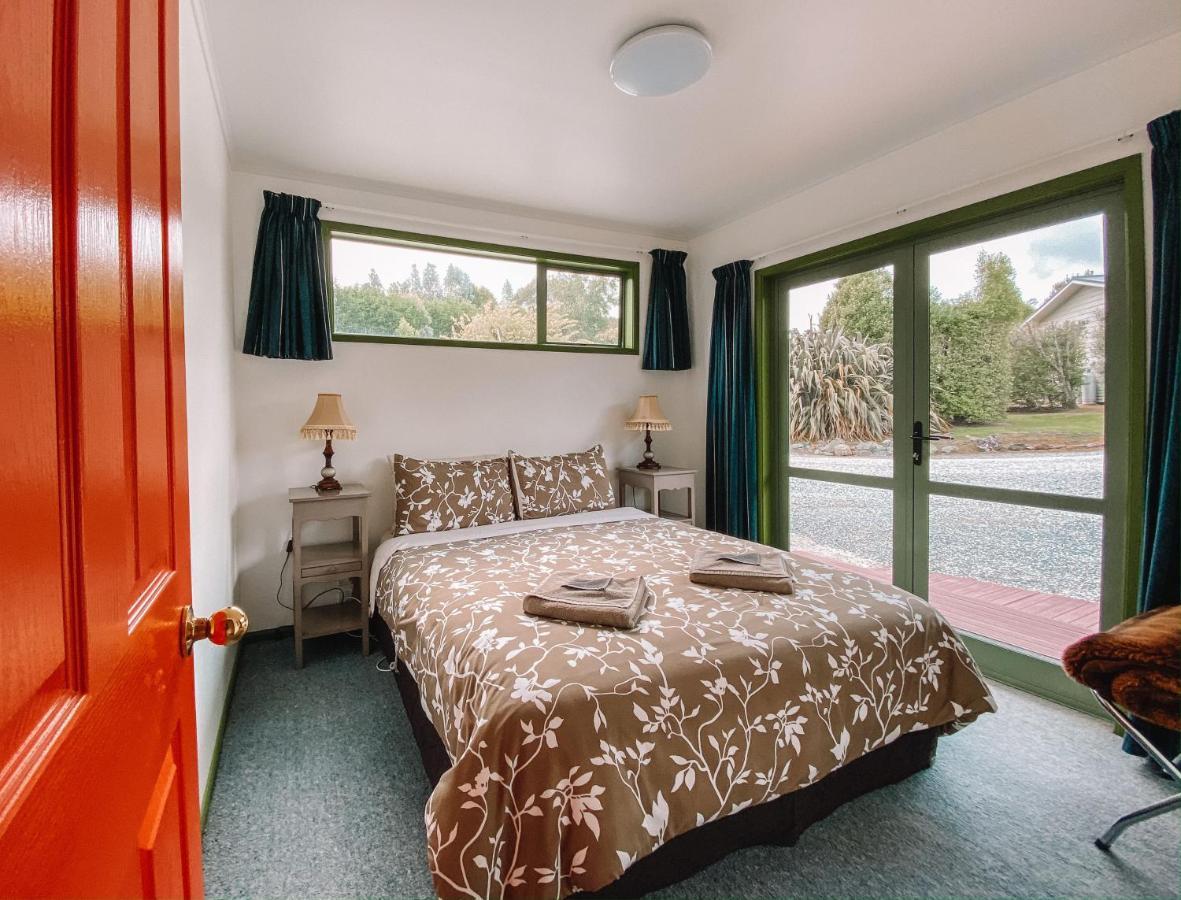 The Whistling Frog Resort Chaslands Exterior foto