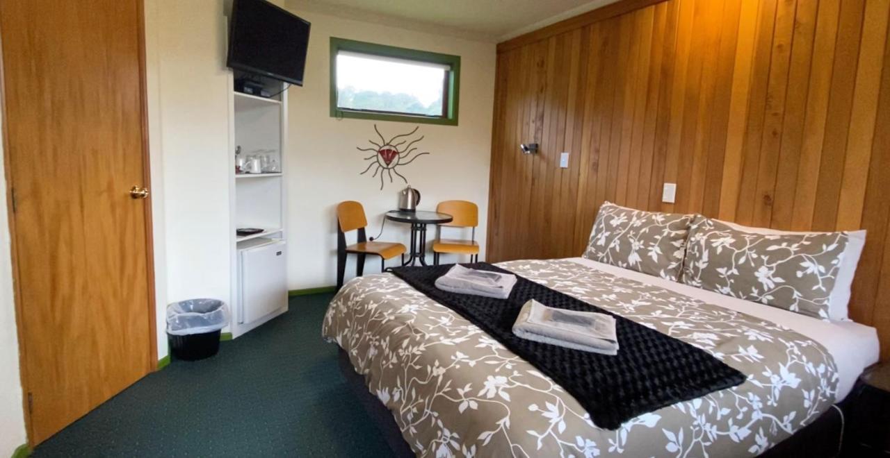 The Whistling Frog Resort Chaslands Exterior foto