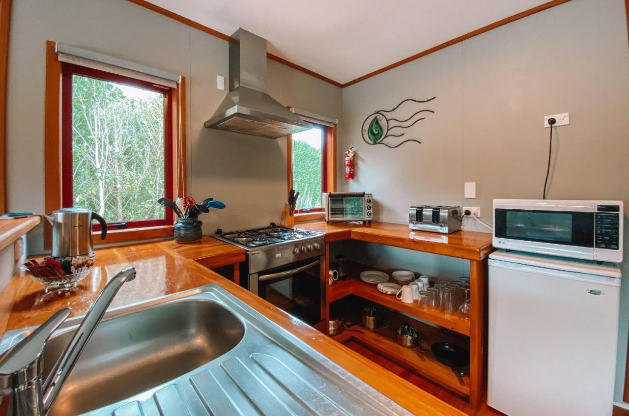 The Whistling Frog Resort Chaslands Exterior foto